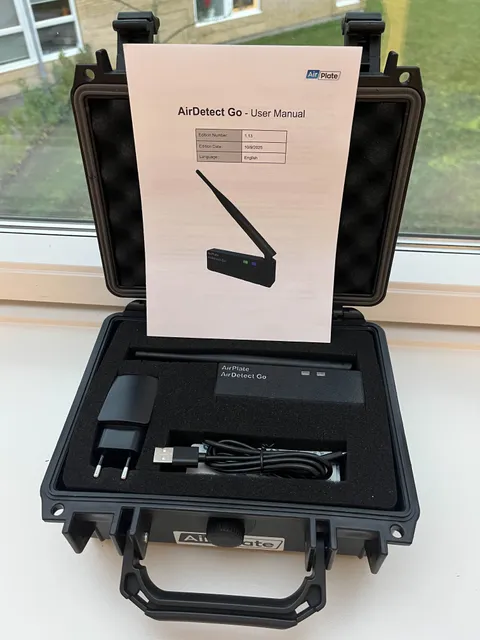 AirDetect Go in carry case with accessories